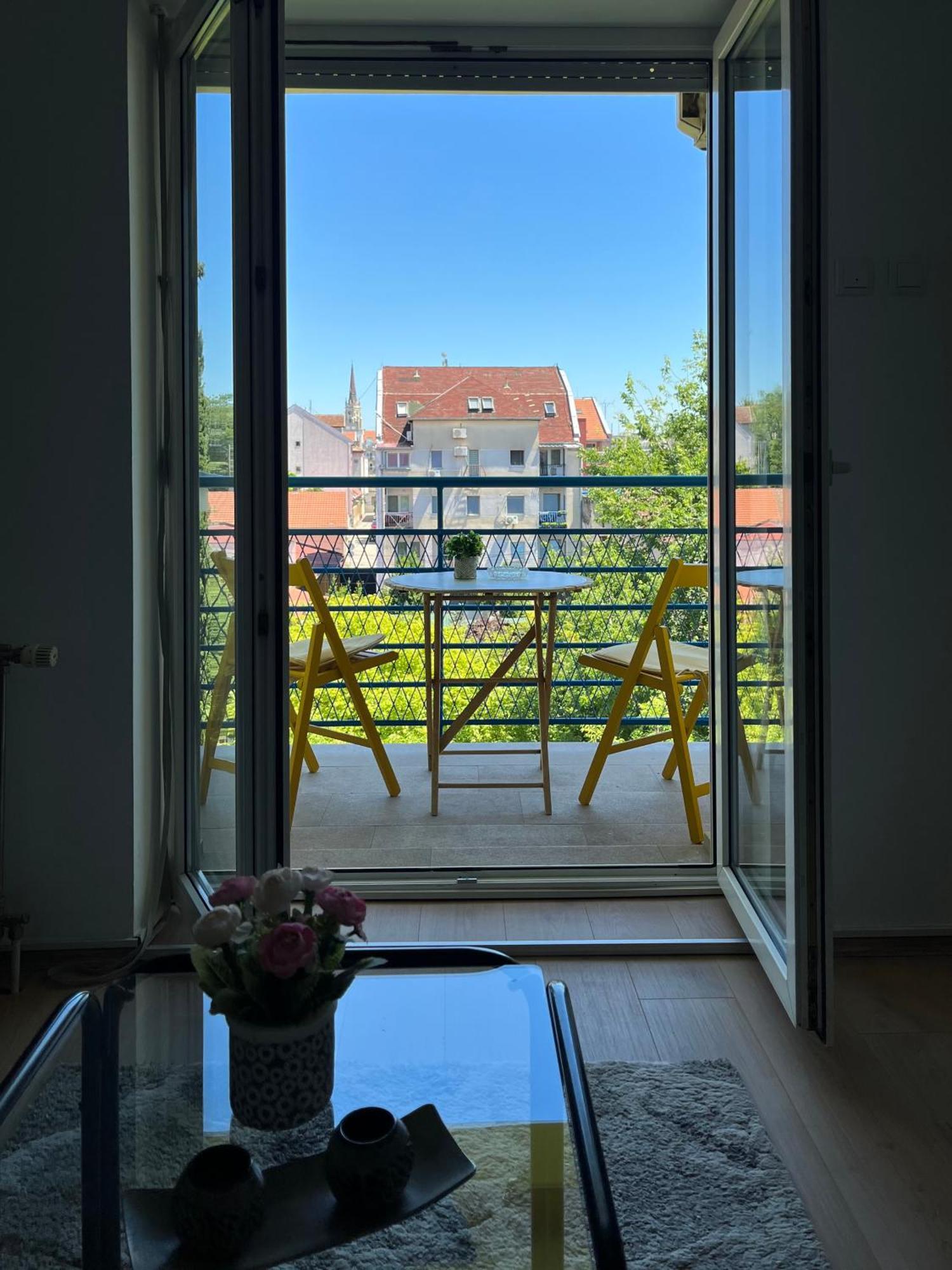 Apartment Vera With Free Garage Novi Sad Extérieur photo